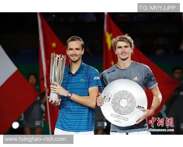 南京网球队在大师赛中的默契配合与战术分析